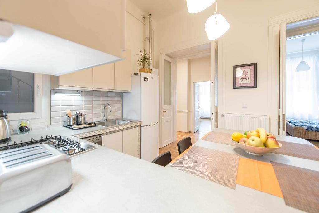 Api Flat Apartment Budapest Luaran gambar